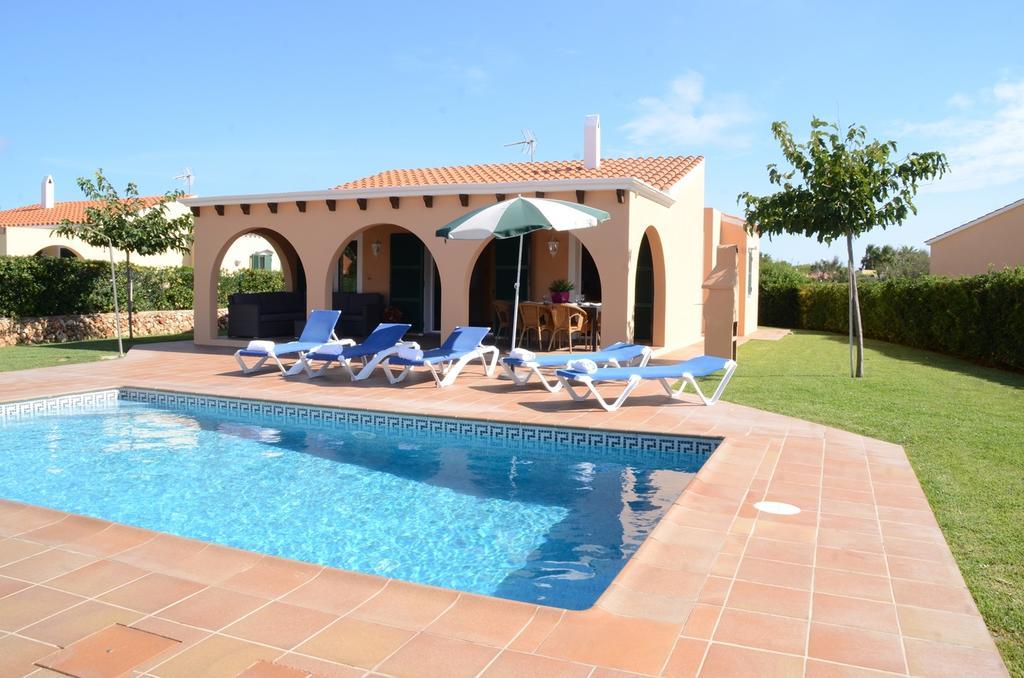 Villas Las Golondrinas Cala'N Bosch  Exterior photo
