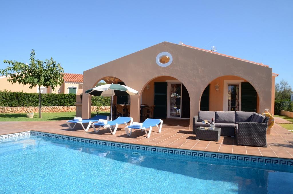 Villas Las Golondrinas Cala'N Bosch  Exterior photo