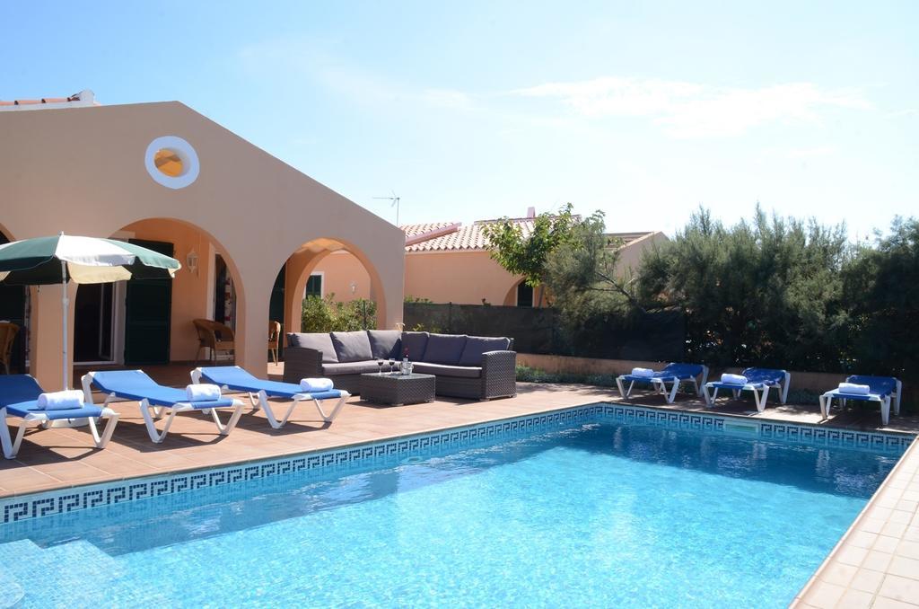 Villas Las Golondrinas Cala'N Bosch  Exterior photo